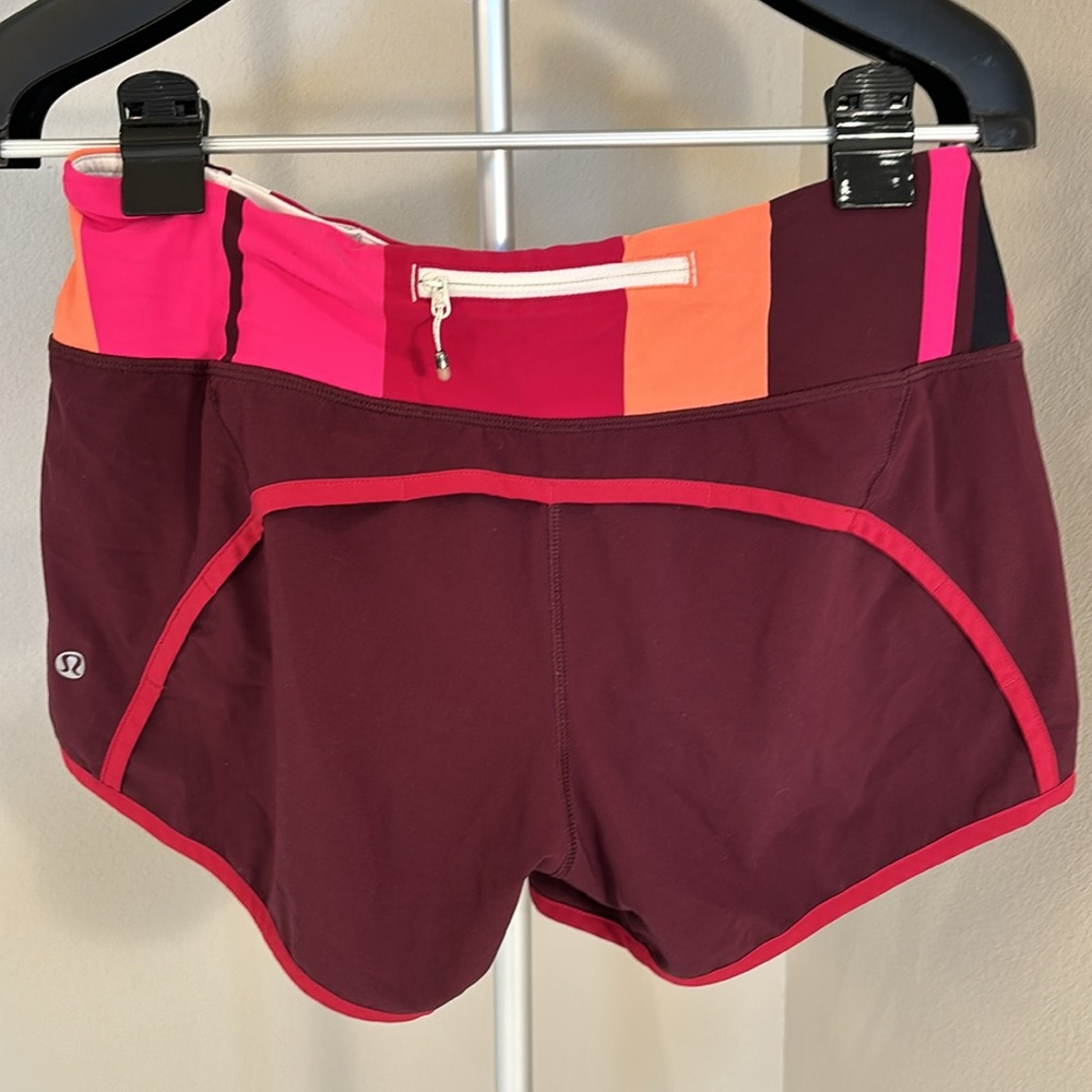 Lululemon Speed Up Low-Rise Lined Short. Size 6. - Picture 2 of 6